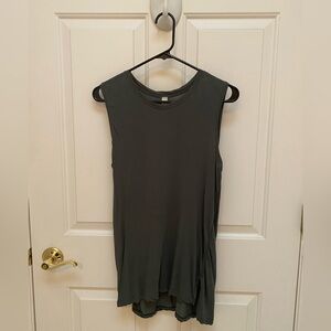 Lululemon Athletica tank top (long), Women’s, size 4, excellent condition